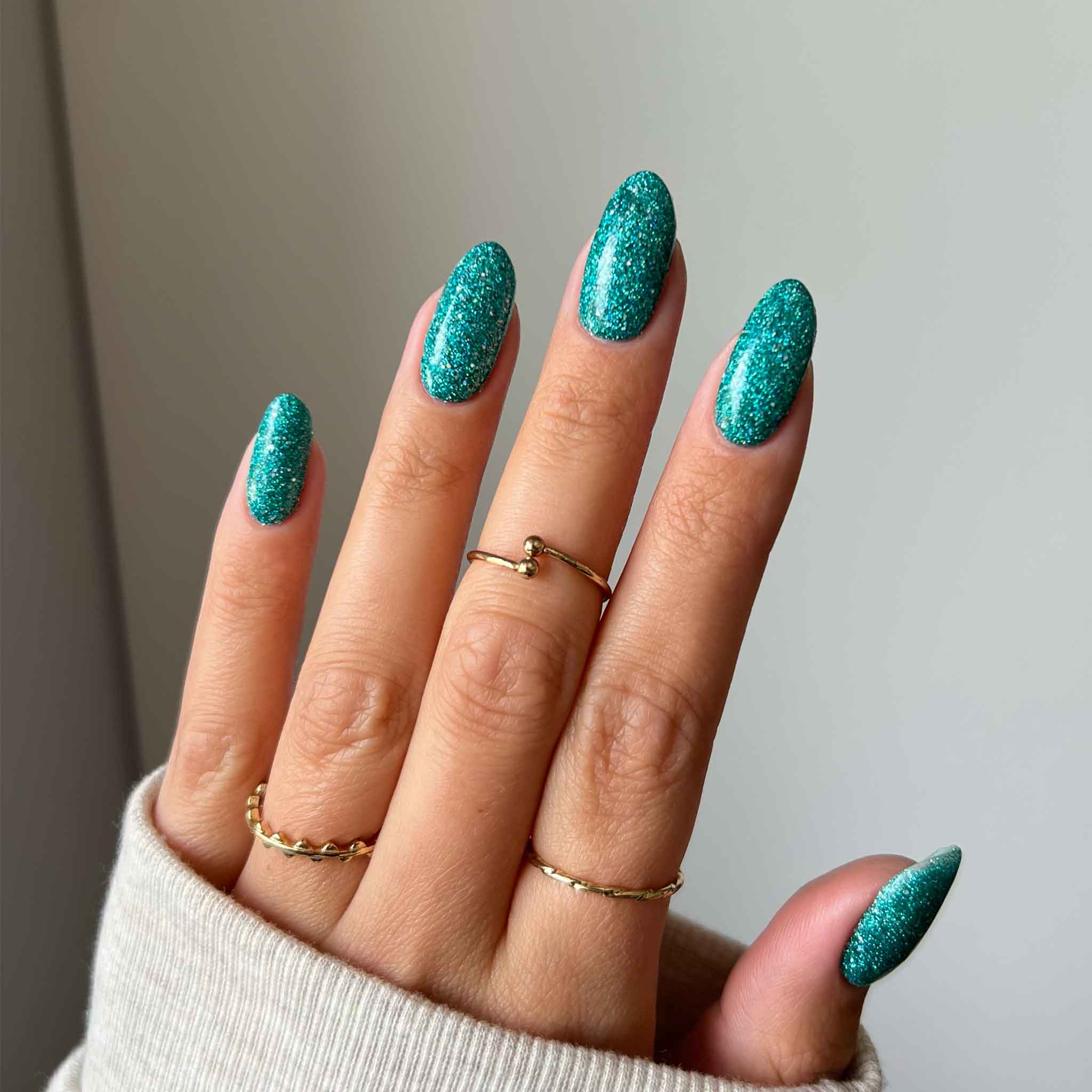 Kinetic Turquoise Glitter Nail Powder Dazzling Blue Nail Designs kinetic-turquoise-glitter-nail-powder-dazzling-blue-nail-designs
