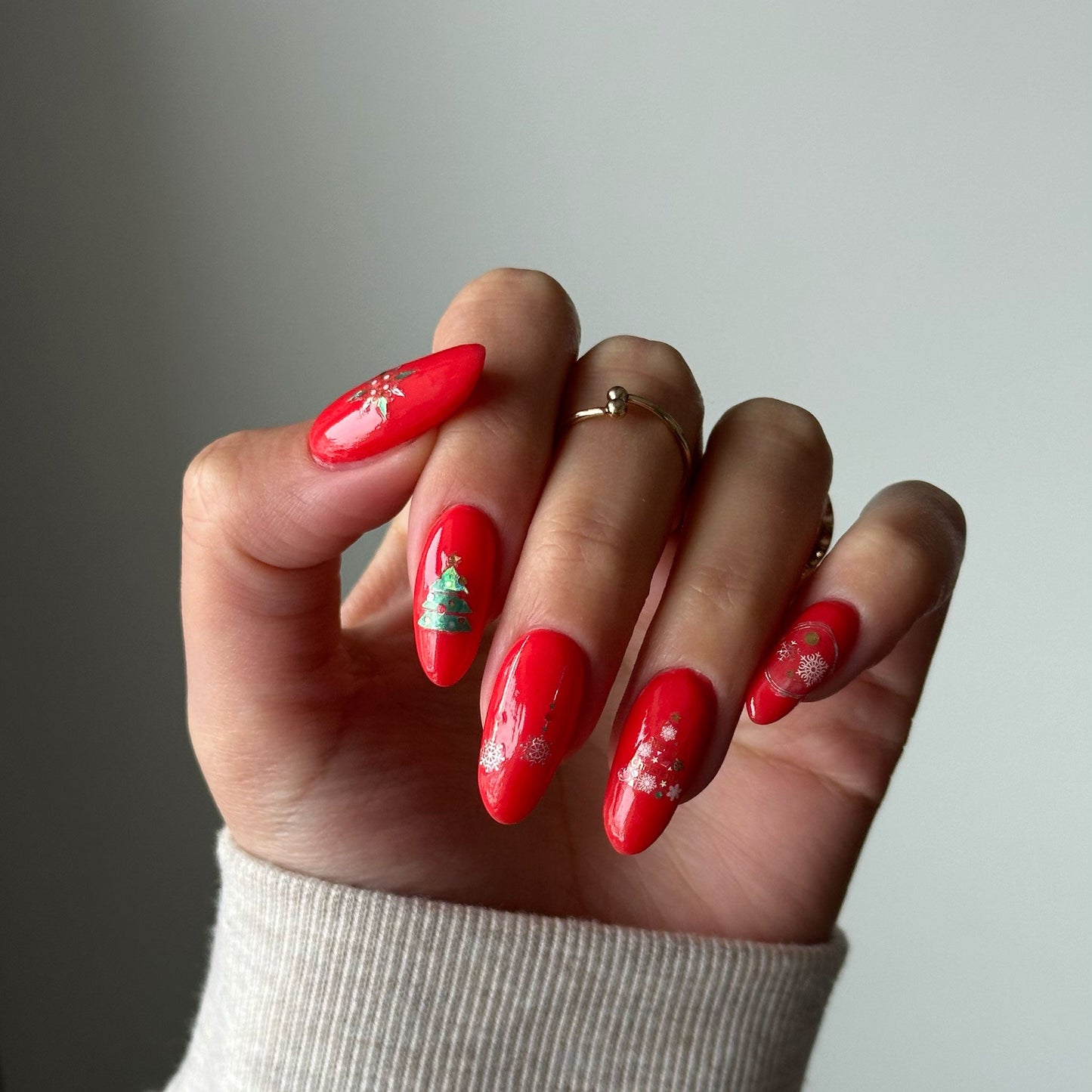 Holiday Hues - Mani Art